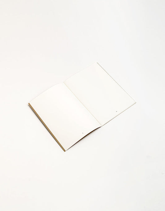 מחברת חלקה A5 בכריכה רכה – מתאימה גם כמחברת מילוי