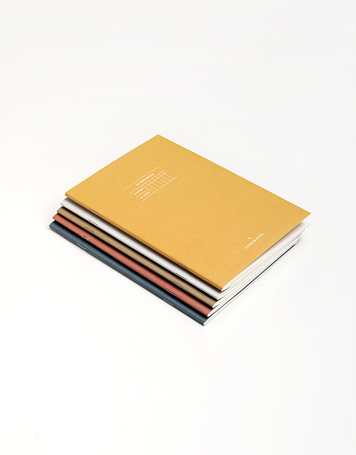 מחברת חלקה A5 בכריכה רכה – מתאימה גם כמחברת מילוי