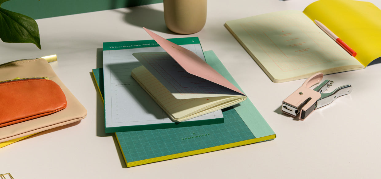 מהדק נייר רטרו קטן - ורוד