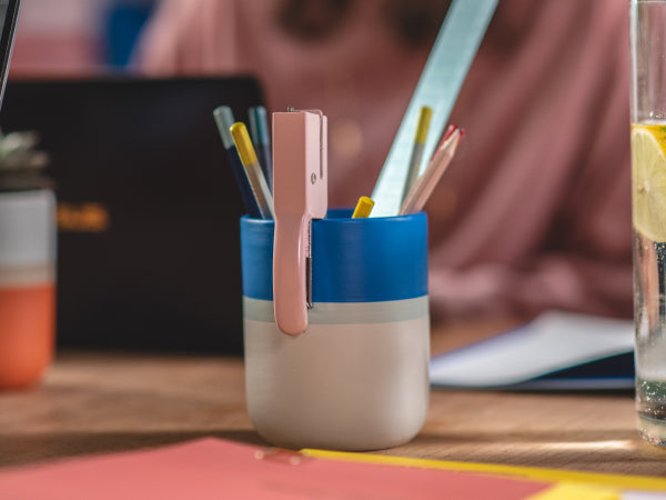 מהדק נייר רטרו קטן - ורוד