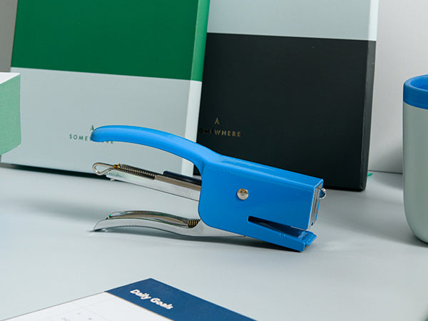 מהדק נייר רטרו - כחול