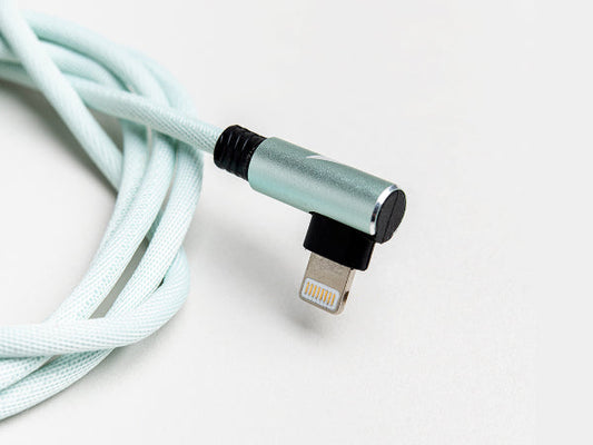 כבל טעינה Stay Connected – iPhone בצבע מנטה