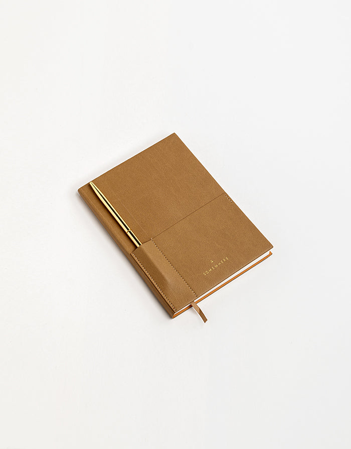 המחברת האולטימטיבית - בצבע קאמל + עט מוזהבת