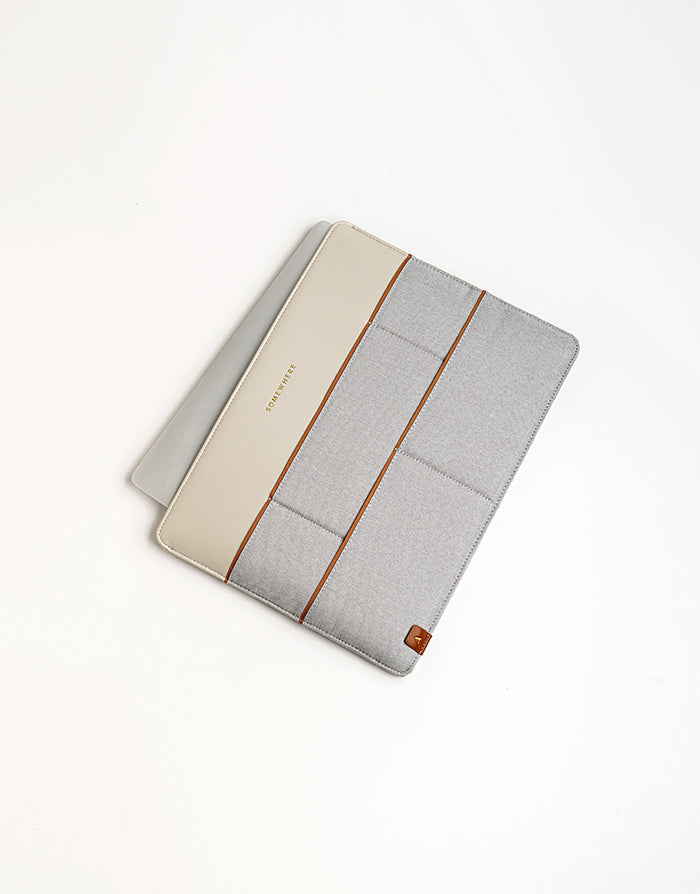 תיק חכם ללפטופ – אפור בהיר