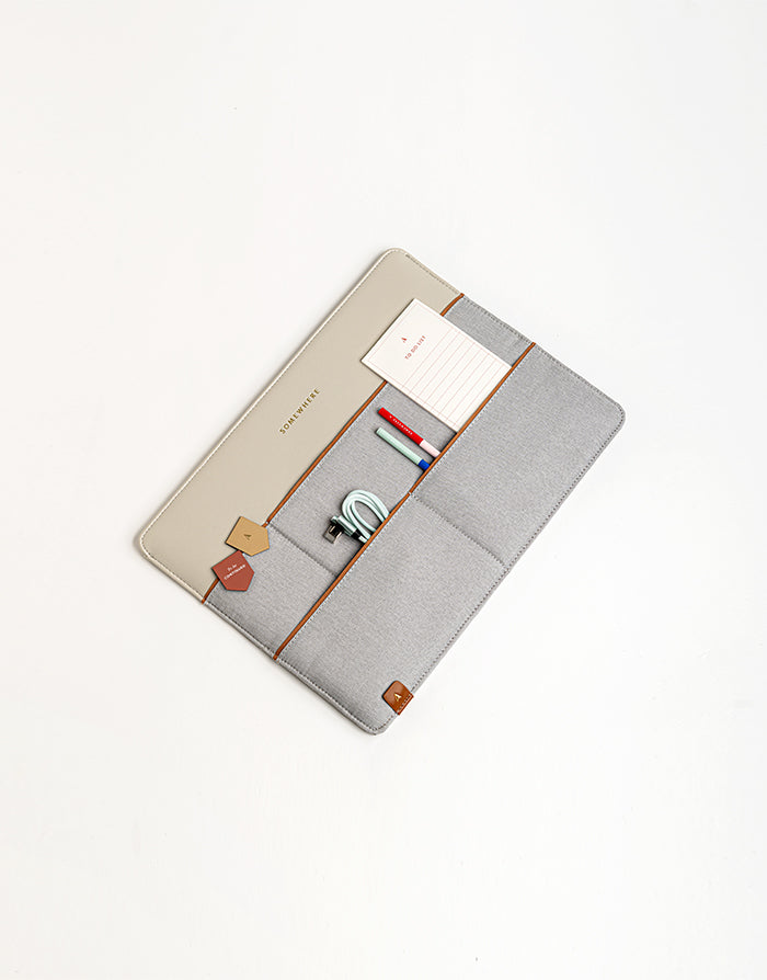 תיק חכם ללפטופ – אפור בהיר